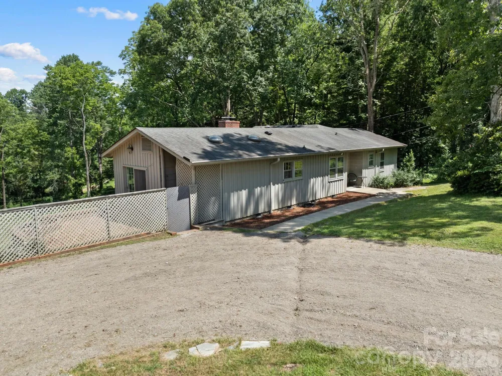 242 Hills Drive Hendersonville, NC 28791