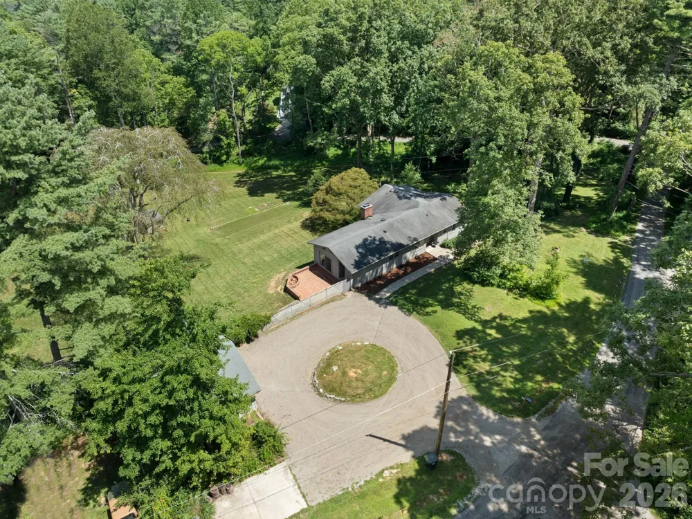 242 Hills Drive Hendersonville, NC 28791