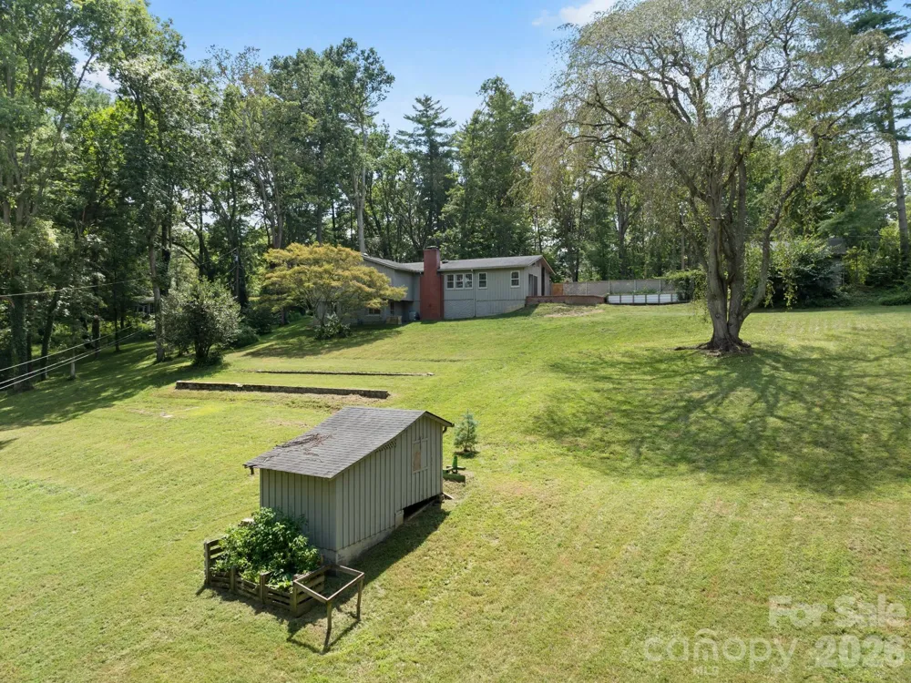 242 Hills Drive Hendersonville, NC 28791