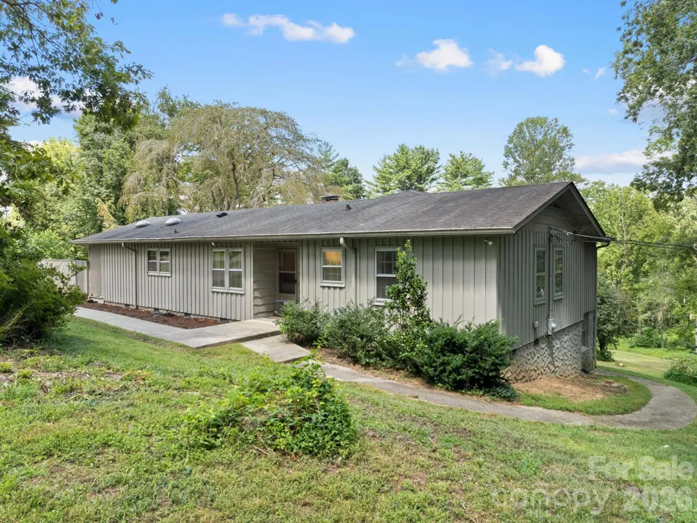 242 Hills Drive Hendersonville, NC 28791