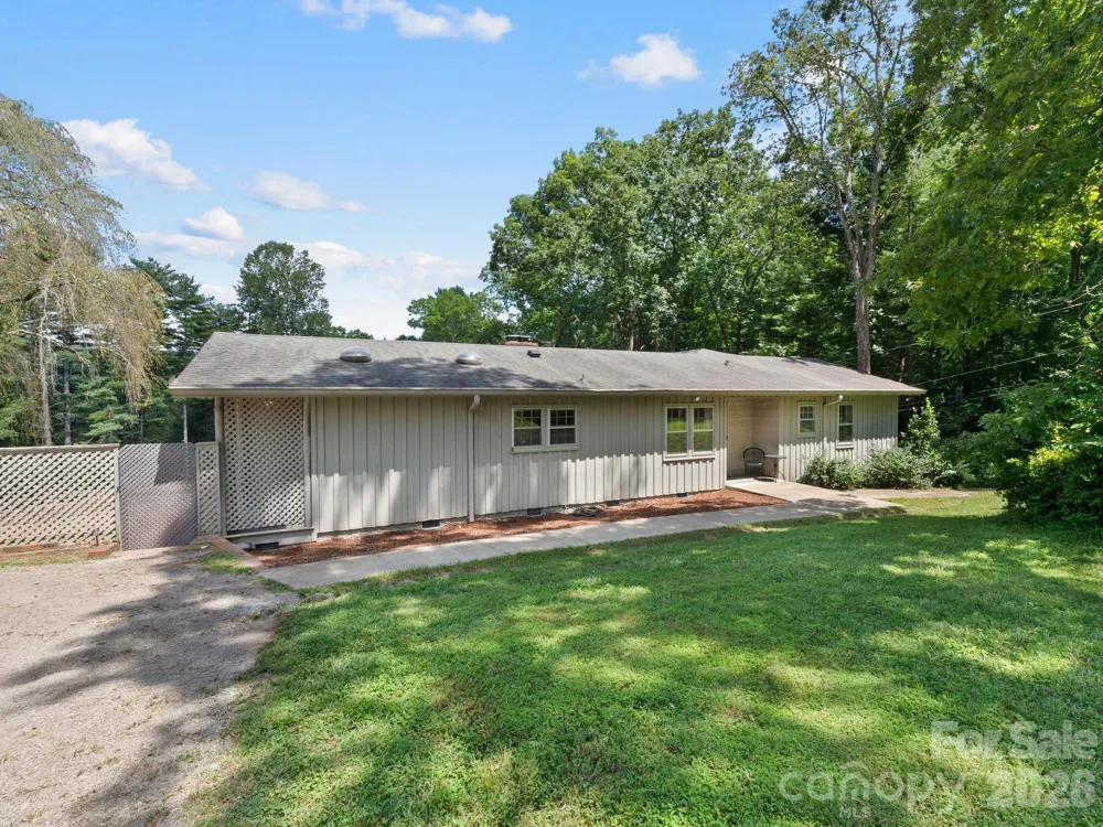 242 Hills Drive Hendersonville, NC 28791