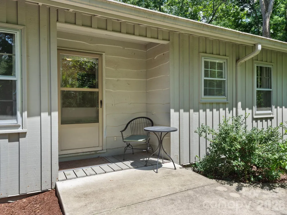 242 Hills Drive Hendersonville, NC 28791