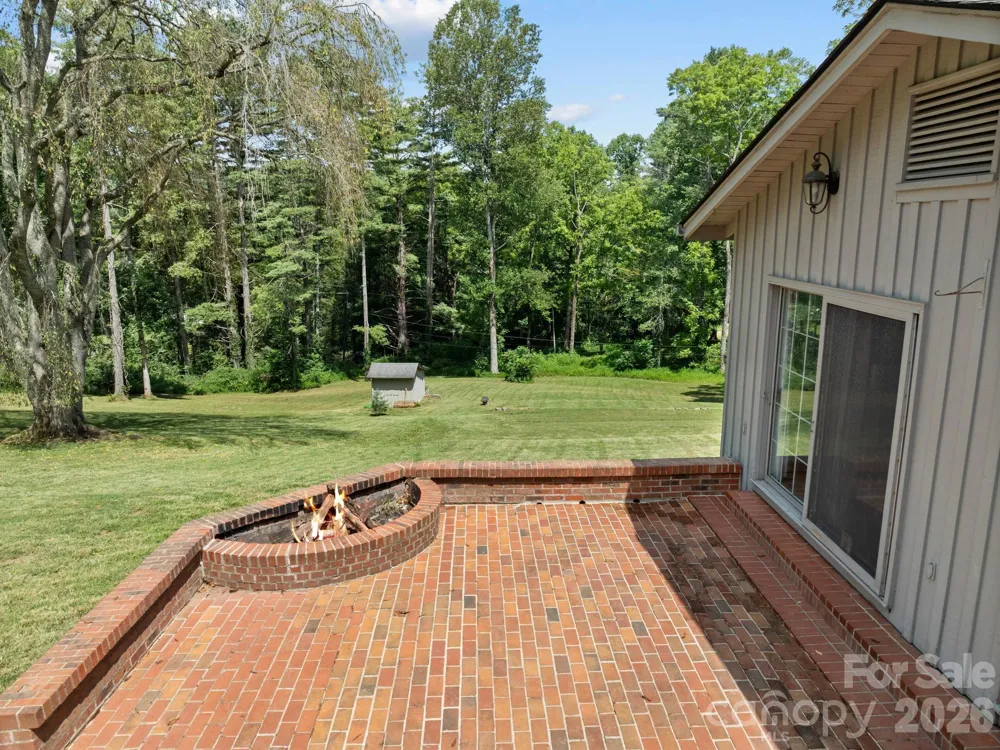 242 Hills Drive Hendersonville, NC 28791