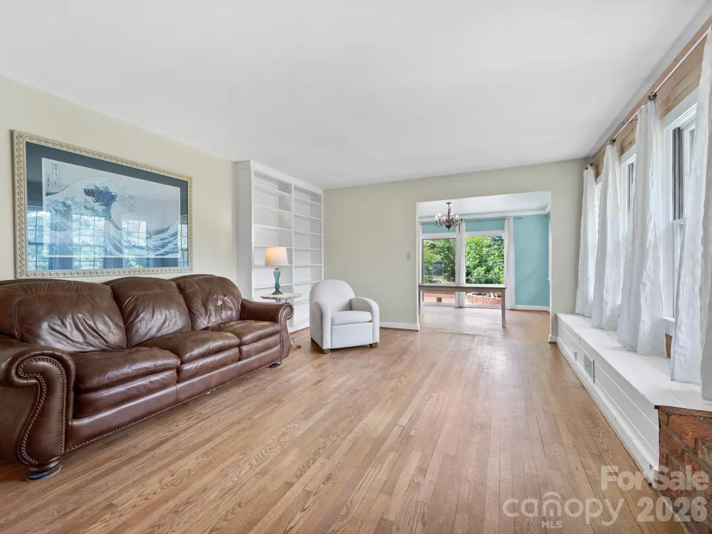 242 Hills Drive Hendersonville, NC 28791