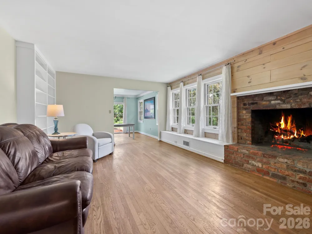 242 Hills Drive Hendersonville, NC 28791