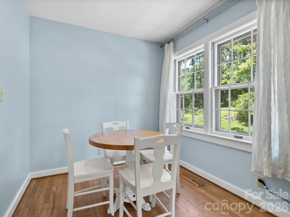 242 Hills Drive Hendersonville, NC 28791