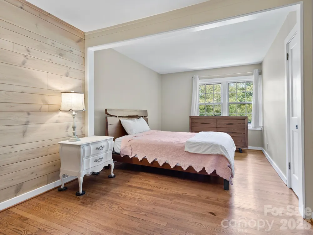 242 Hills Drive Hendersonville, NC 28791