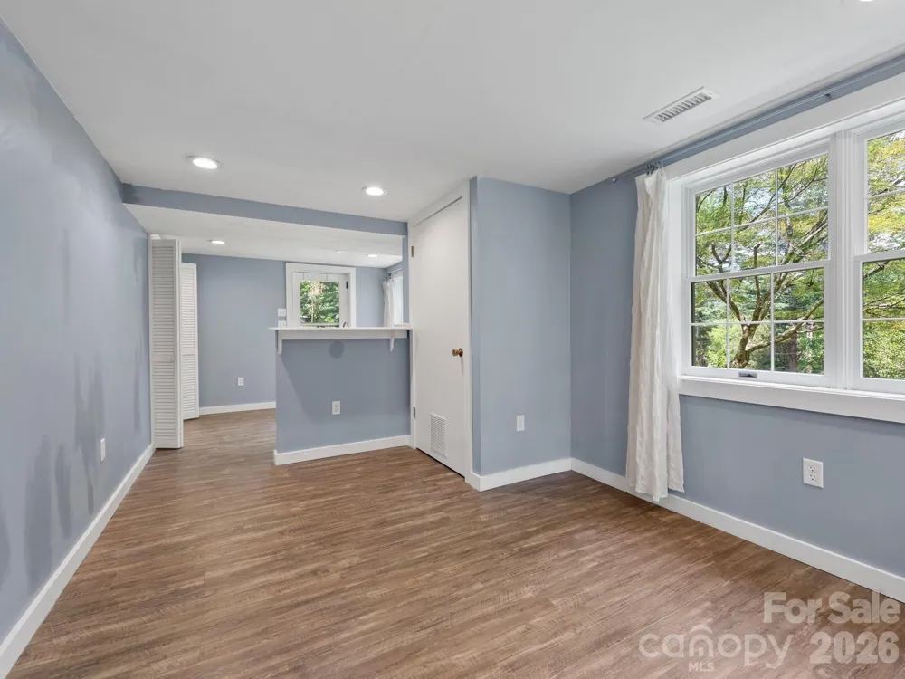 242 Hills Drive Hendersonville, NC 28791