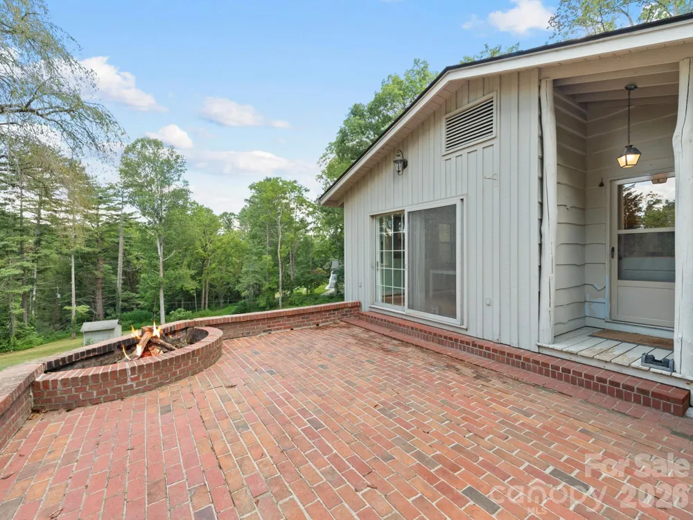 242 Hills Drive Hendersonville, NC 28791