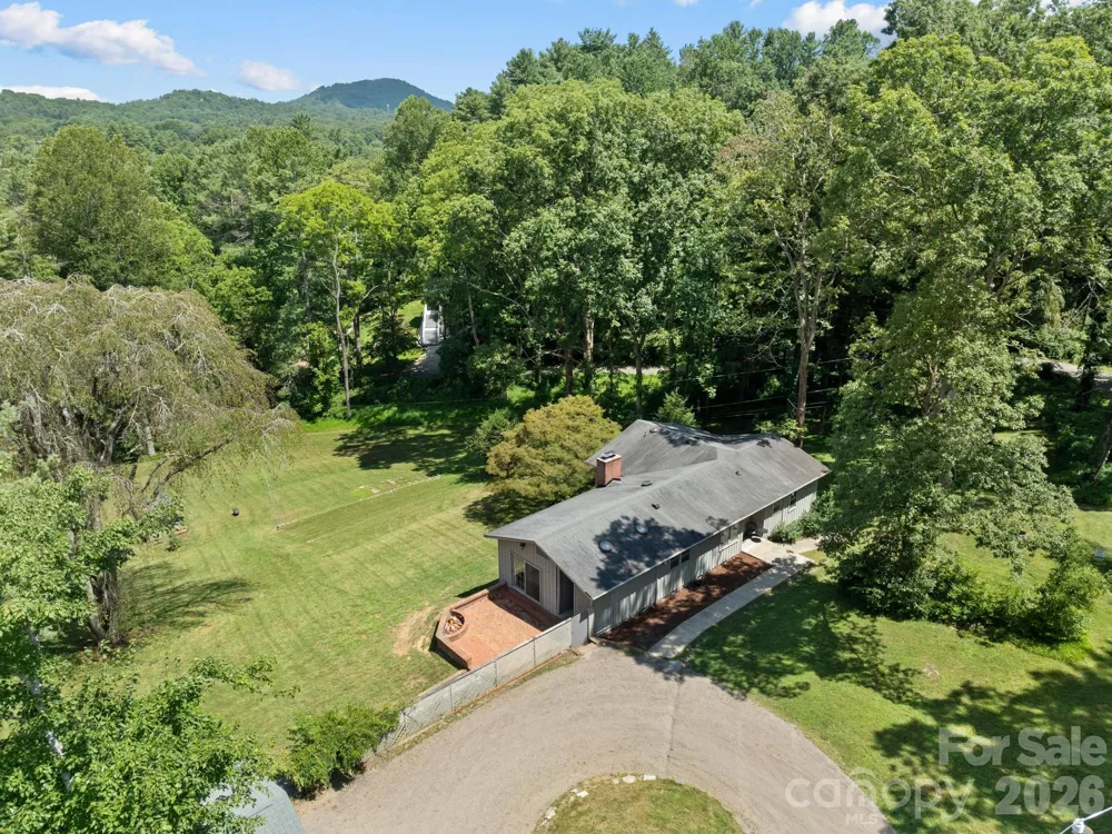 242 Hills Drive Hendersonville, NC 28791