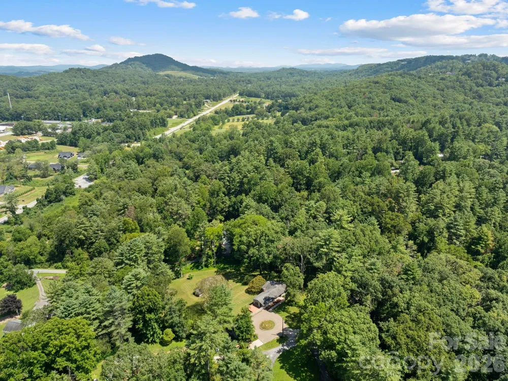 242 Hills Drive Hendersonville, NC 28791