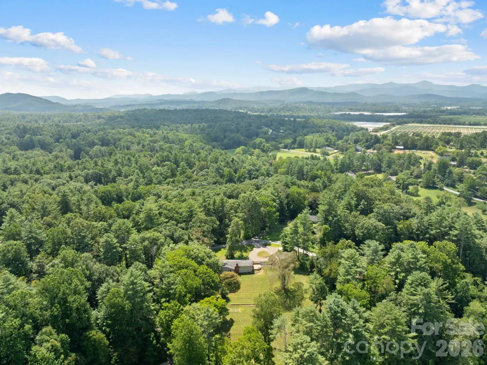 242 Hills Drive Hendersonville, NC 28791