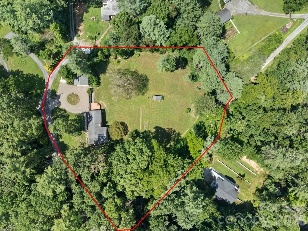 242 Hills Drive Hendersonville, NC 28791