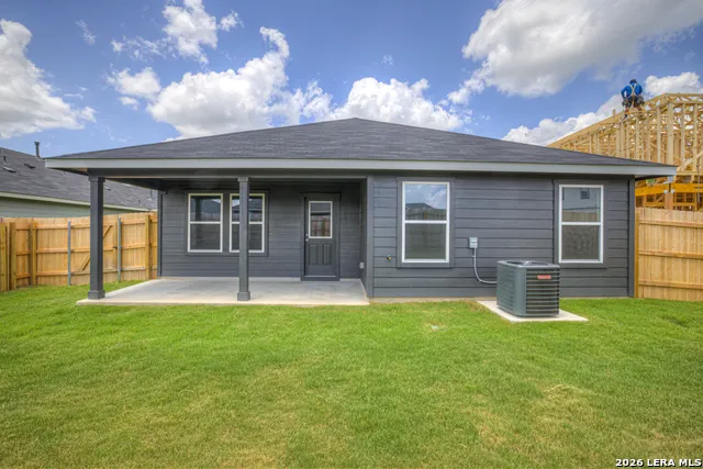 321 Yellowstone Drive Kyle, TX 78640