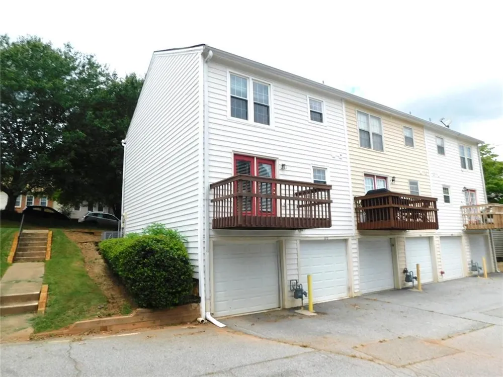 192 High Creek Drive Roswell, GA 30076