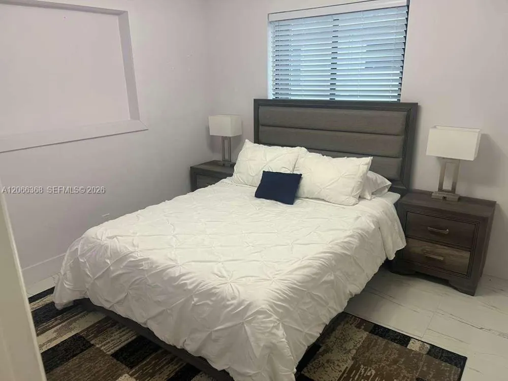 39 SE 7th St Dania Beach, FL 33004