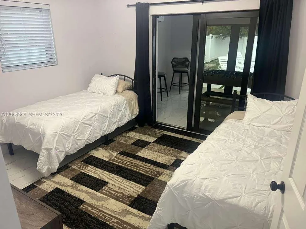 39 SE 7th St Dania Beach, FL 33004