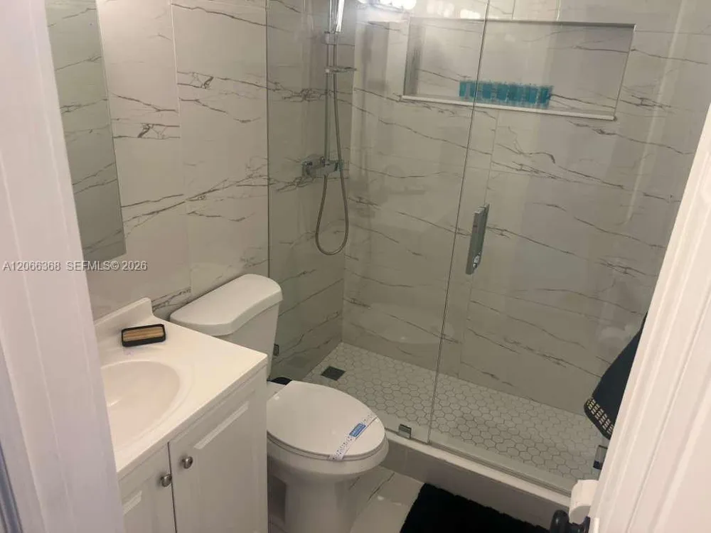 39 SE 7th St Dania Beach, FL 33004