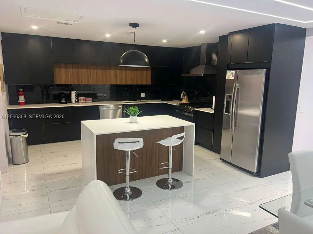 39 SE 7th St Dania Beach, FL 33004