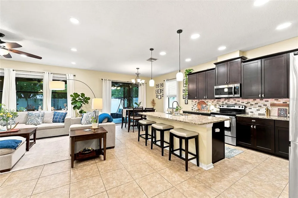 1008 OAKCREST DRIVE Brandon, FL 33510