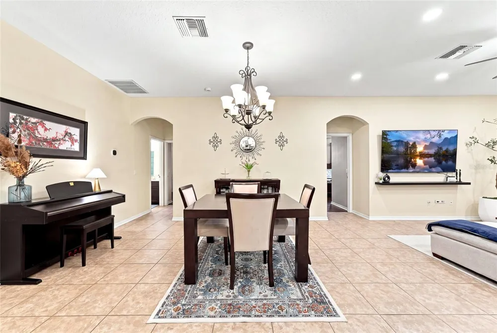 1008 OAKCREST DRIVE Brandon, FL 33510