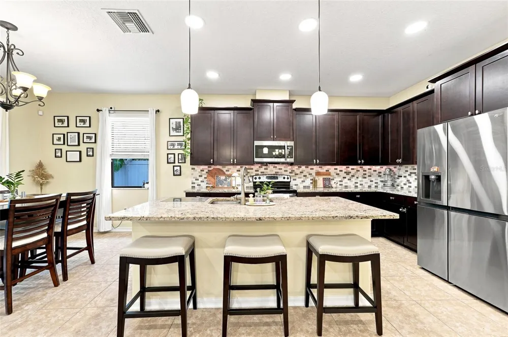 1008 OAKCREST DRIVE Brandon, FL 33510