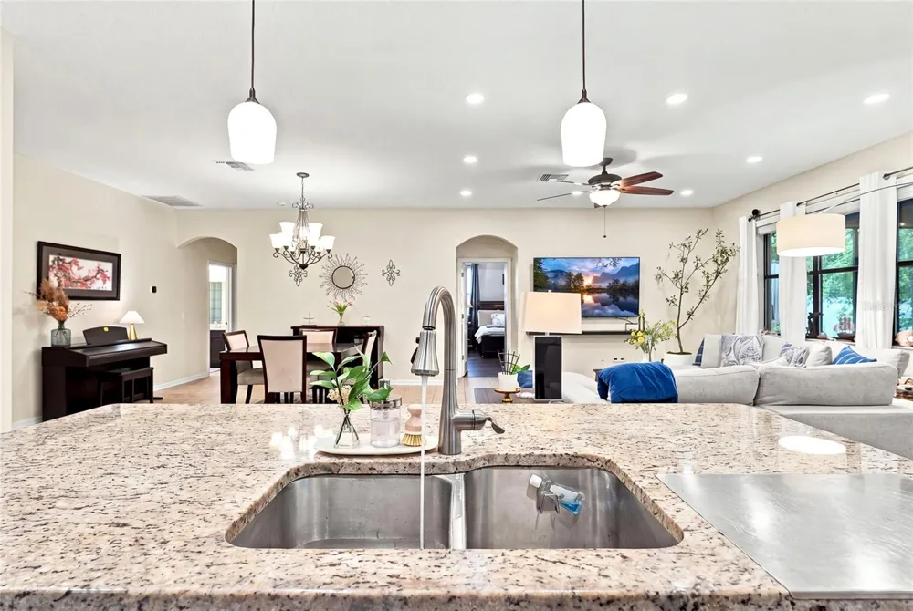 1008 OAKCREST DRIVE Brandon, FL 33510