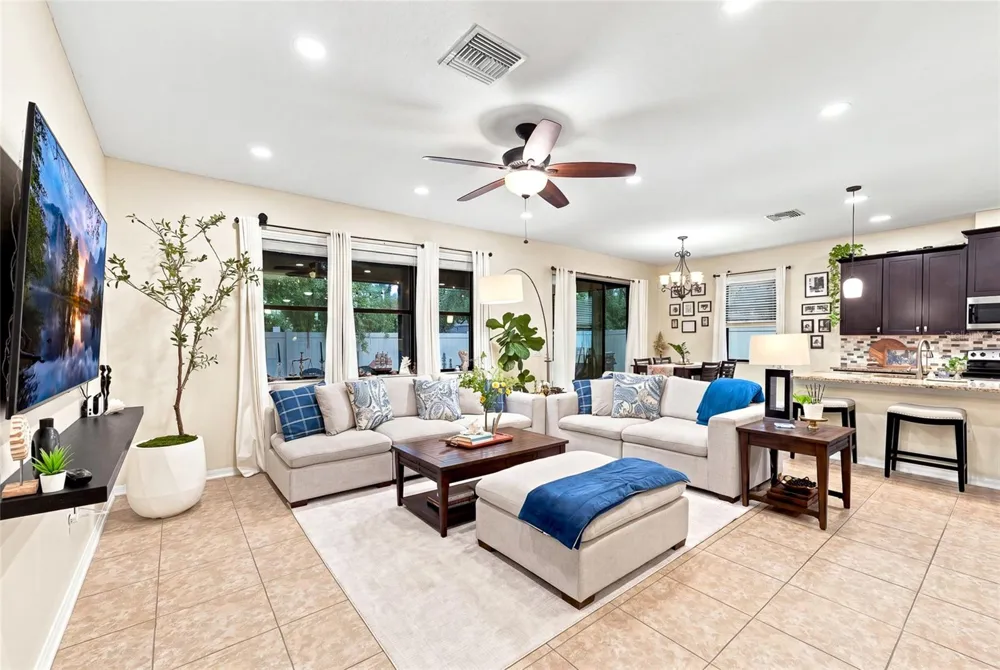 1008 OAKCREST DRIVE Brandon, FL 33510