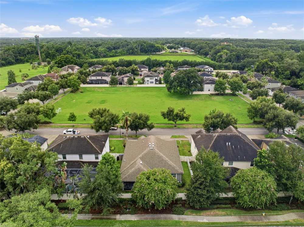 1008 OAKCREST DRIVE Brandon, FL 33510