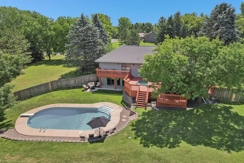 8583 Bower Path Inver Grove Heights, MN 55076