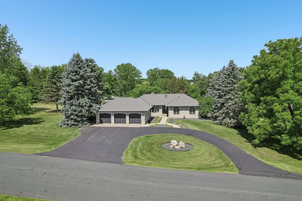 8583 Bower Path Inver Grove Heights, MN 55076