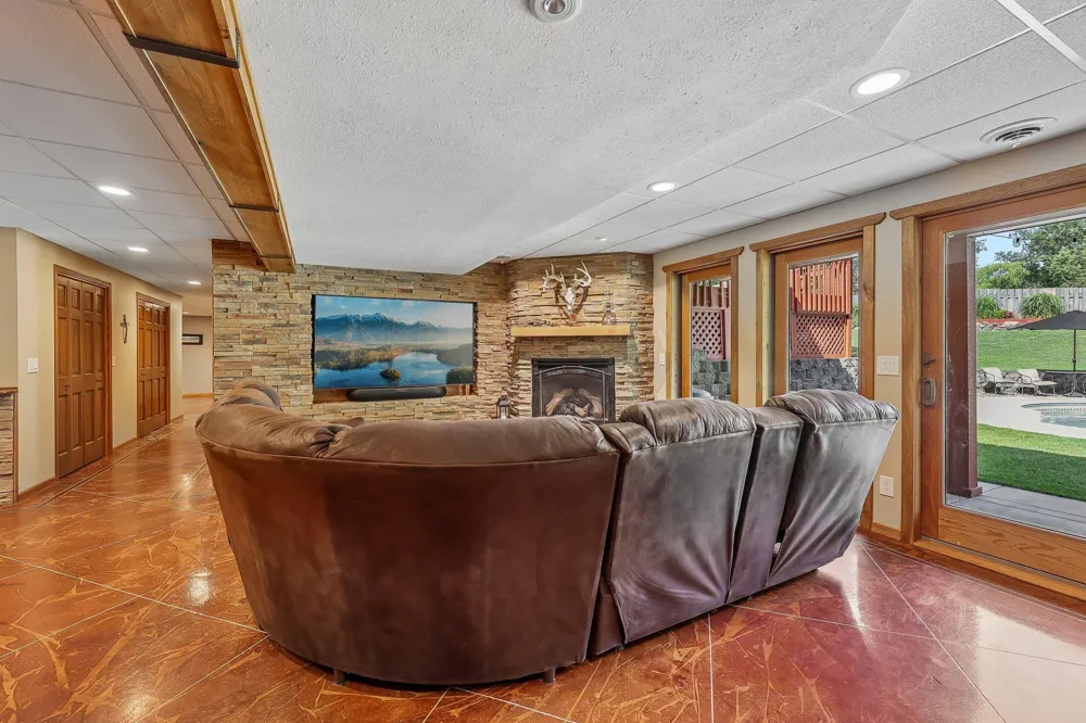8583 Bower Path Inver Grove Heights, MN 55076