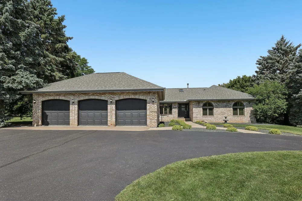 8583 Bower Path Inver Grove Heights, MN 55076