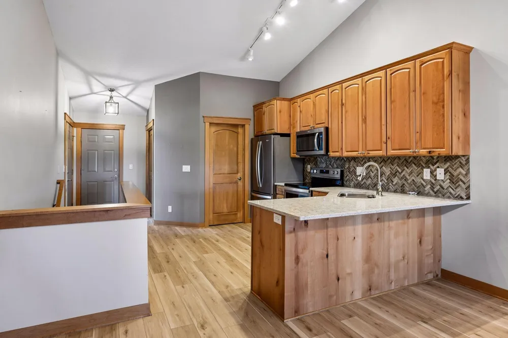 1851 Lakeridge Way Waconia, MN 55387