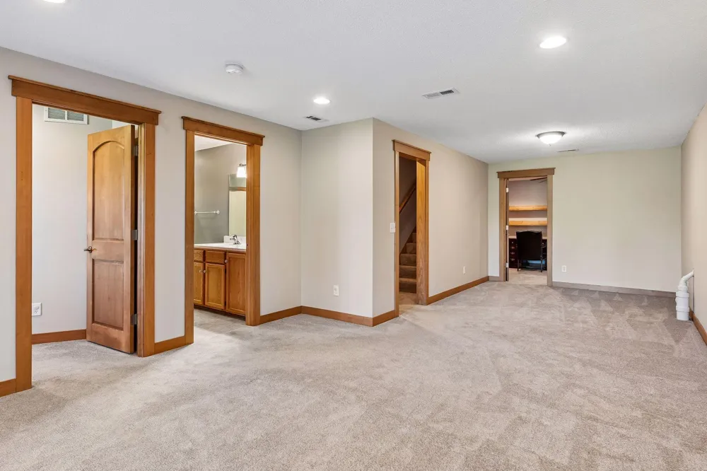 1851 Lakeridge Way Waconia, MN 55387