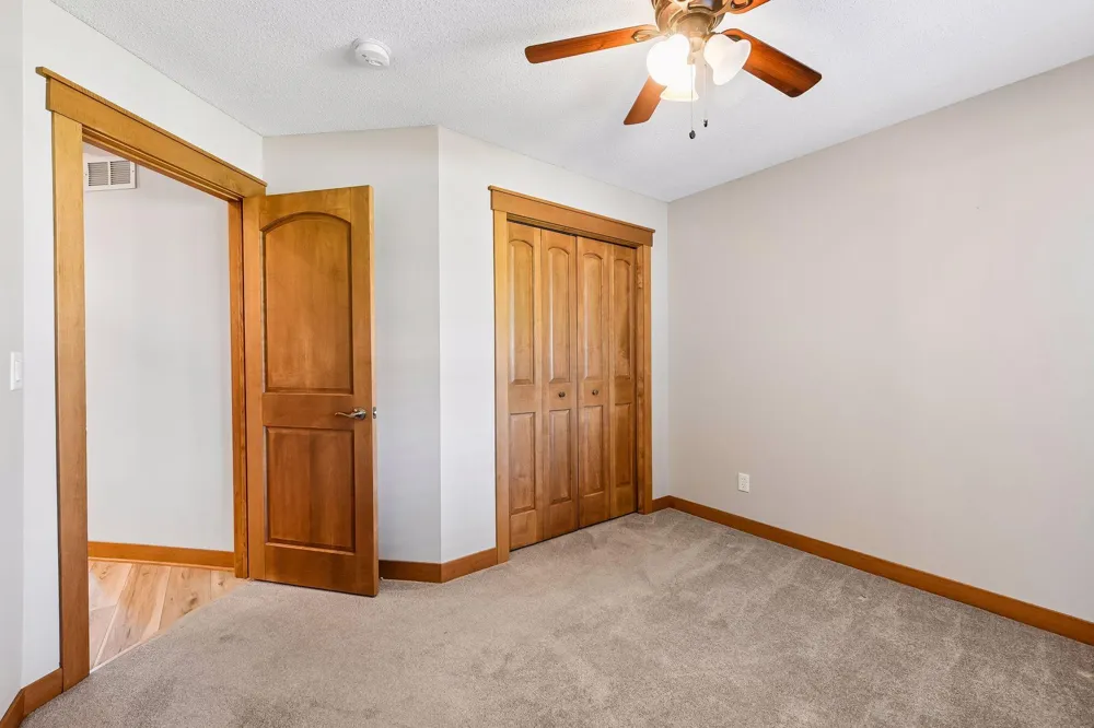 1851 Lakeridge Way Waconia, MN 55387