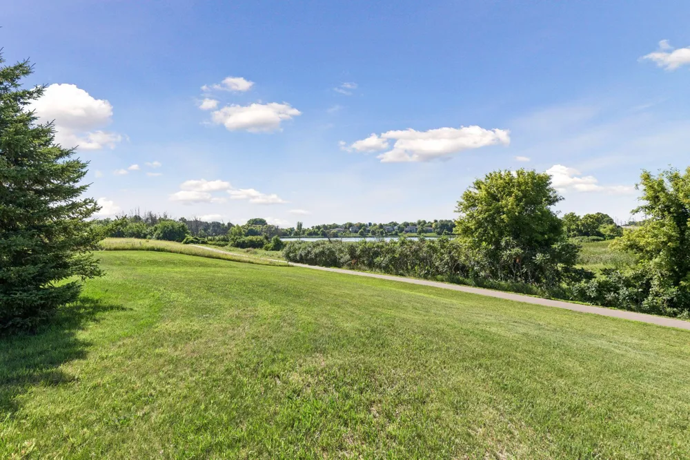 1851 Lakeridge Way Waconia, MN 55387