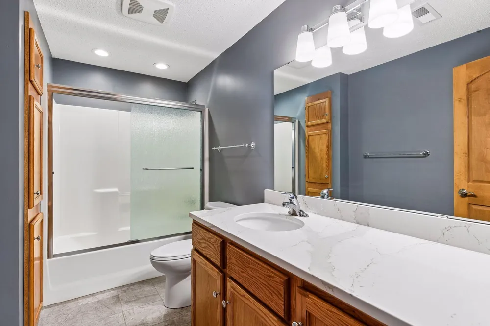 1851 Lakeridge Way Waconia, MN 55387