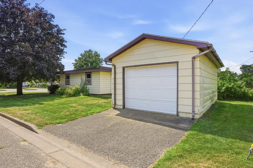 407 W Buckman Street Augusta, WI 54722