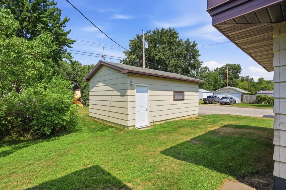 407 W Buckman Street Augusta, WI 54722