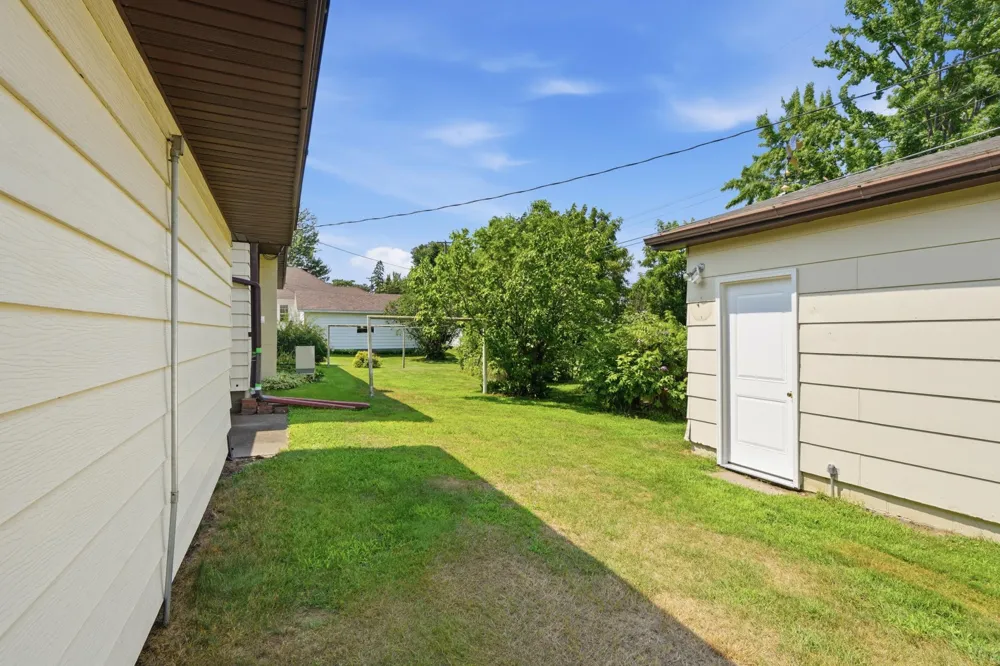 407 W Buckman Street Augusta, WI 54722
