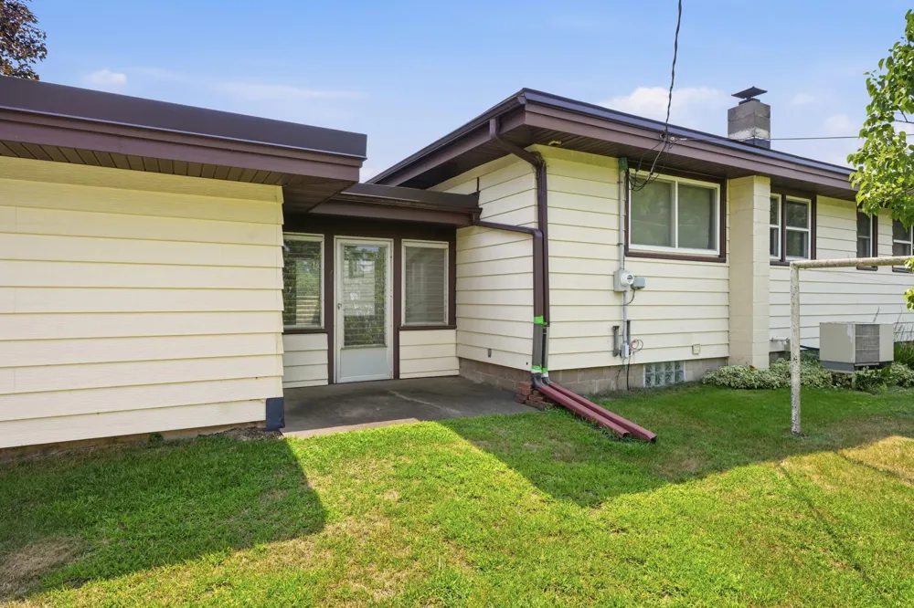 407 W Buckman Street Augusta, WI 54722