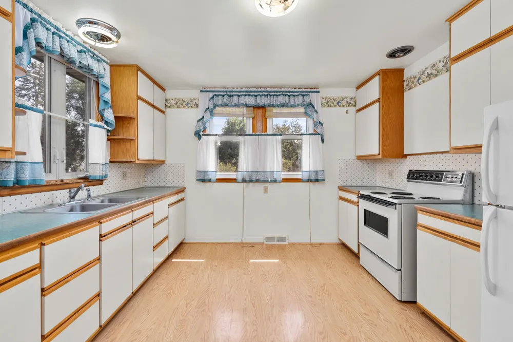 407 W Buckman Street Augusta, WI 54722