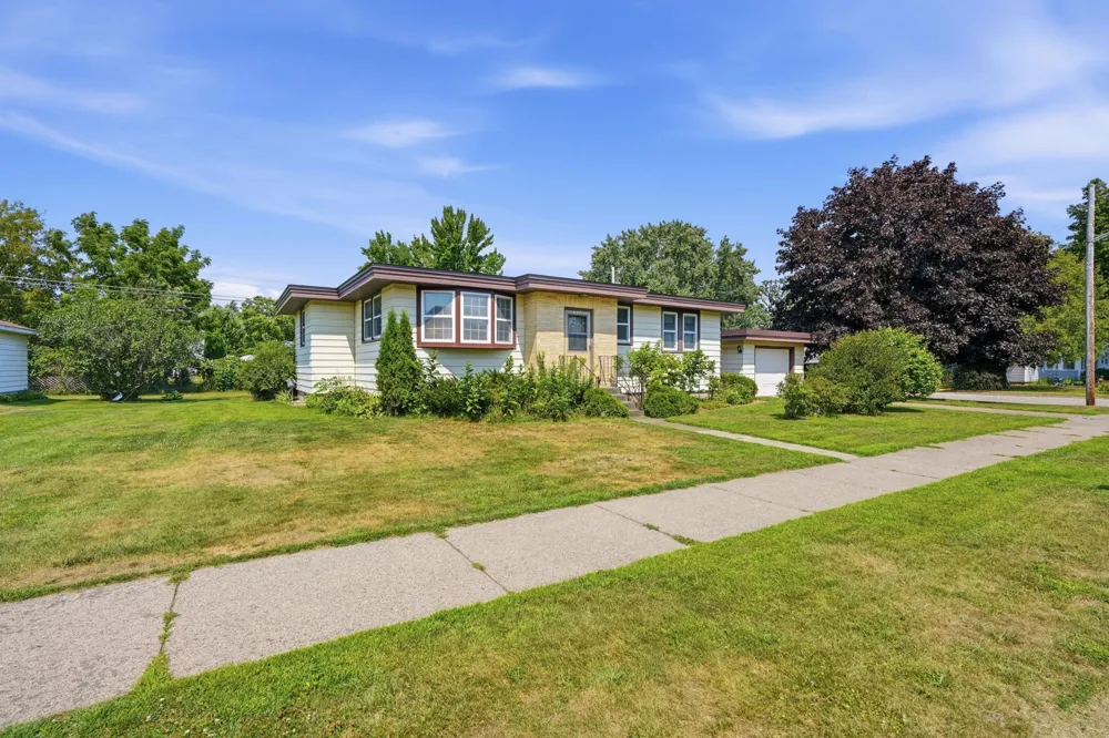 407 W Buckman Street Augusta, WI 54722