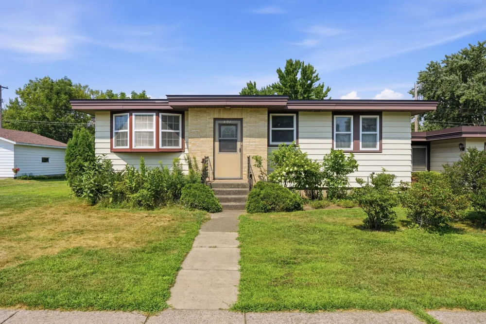 407 W Buckman Street Augusta, WI 54722