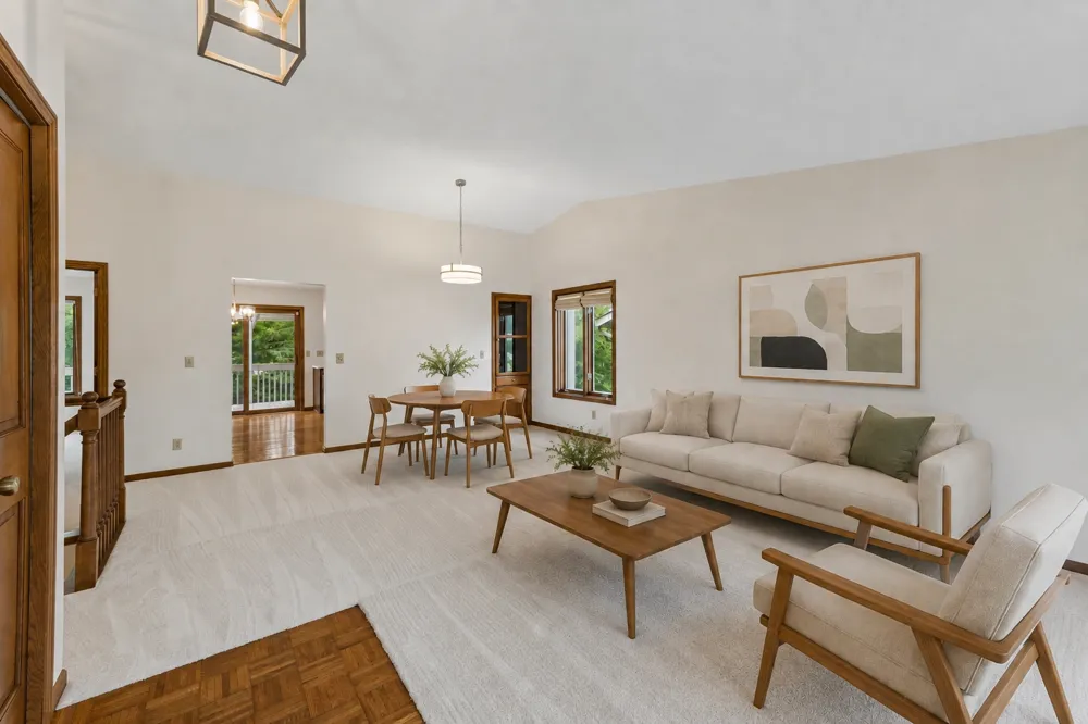 9526 Woodbridge Road Bloomington, MN 55438