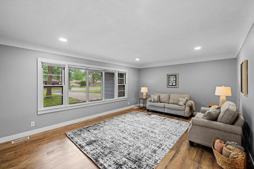 5415 Twin Lake Boulevard E Brooklyn Center, MN 55429