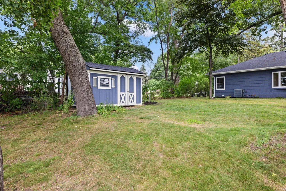 5415 Twin Lake Boulevard E Brooklyn Center, MN 55429