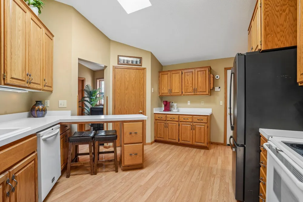 9126 Windsor Lane Brooklyn Park, MN 55443