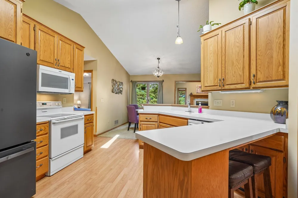 9126 Windsor Lane Brooklyn Park, MN 55443